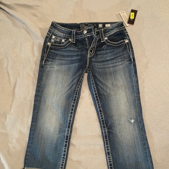 Miss Me Capris. NEW with tags. Never worn - Picture 1 of 4
